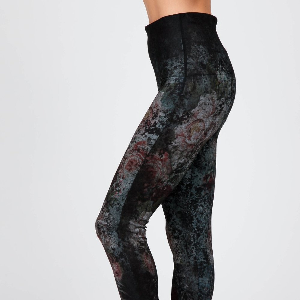 Black Floral cropped Leggings (Tummy Control)